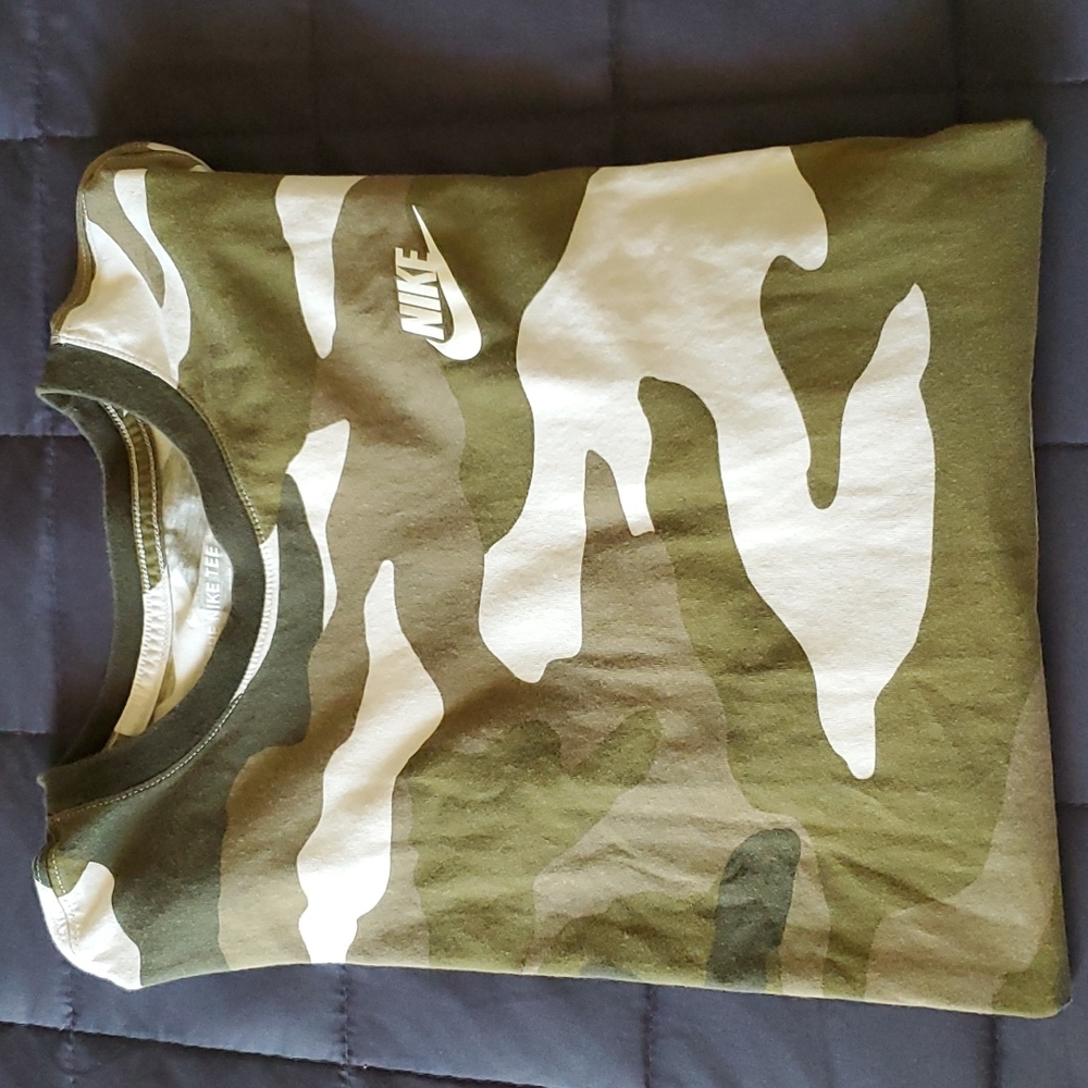 Nike camouflage t-shirt